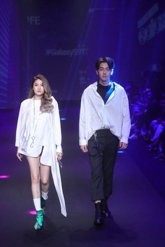 The Unofficial Show - Hive Salon x Greyhound Original